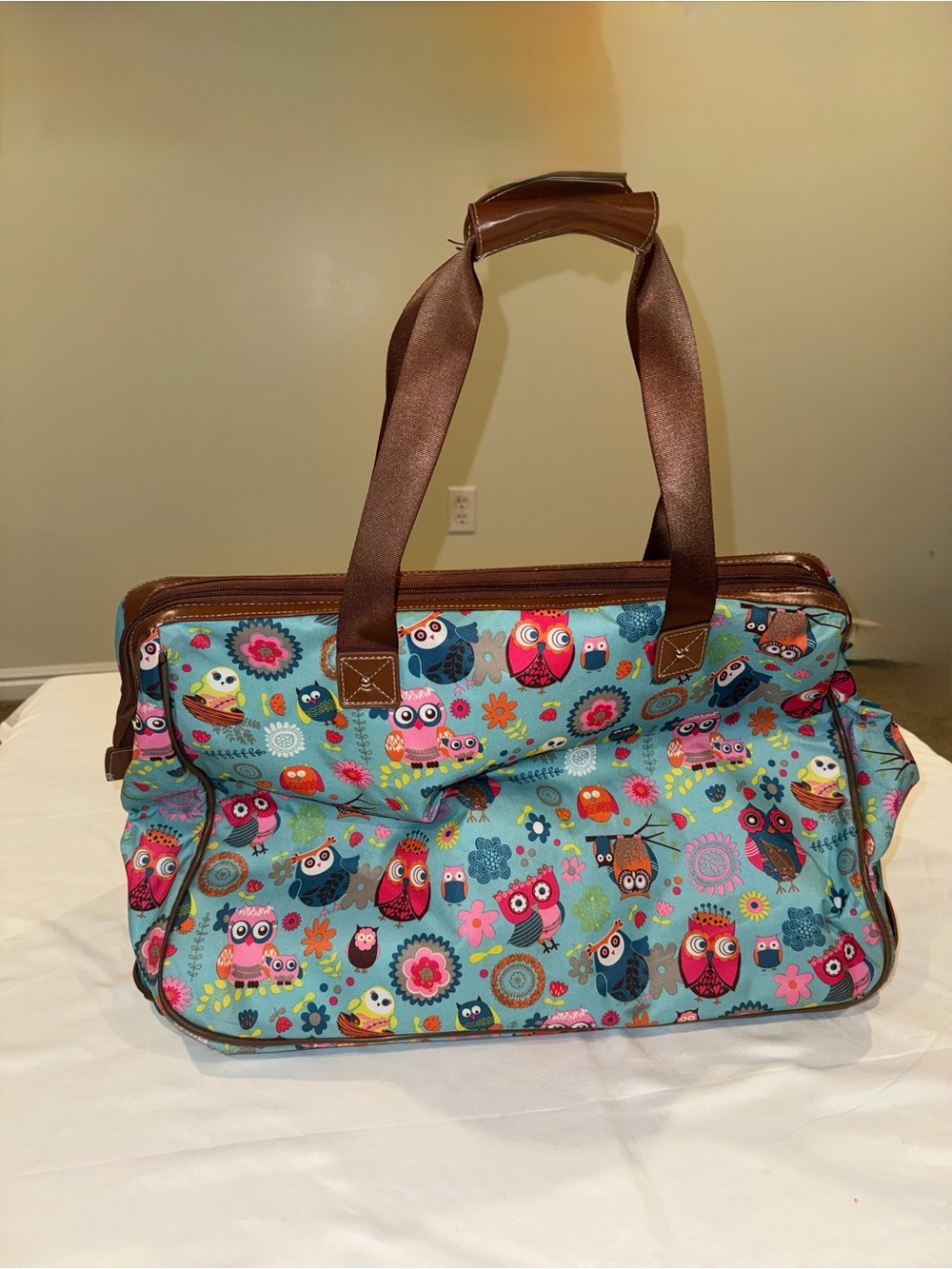 Lily Bloom Owl Rolling Carry On Luggage Bag Weekender Tote Retractable Handle - Picture 3 of 16